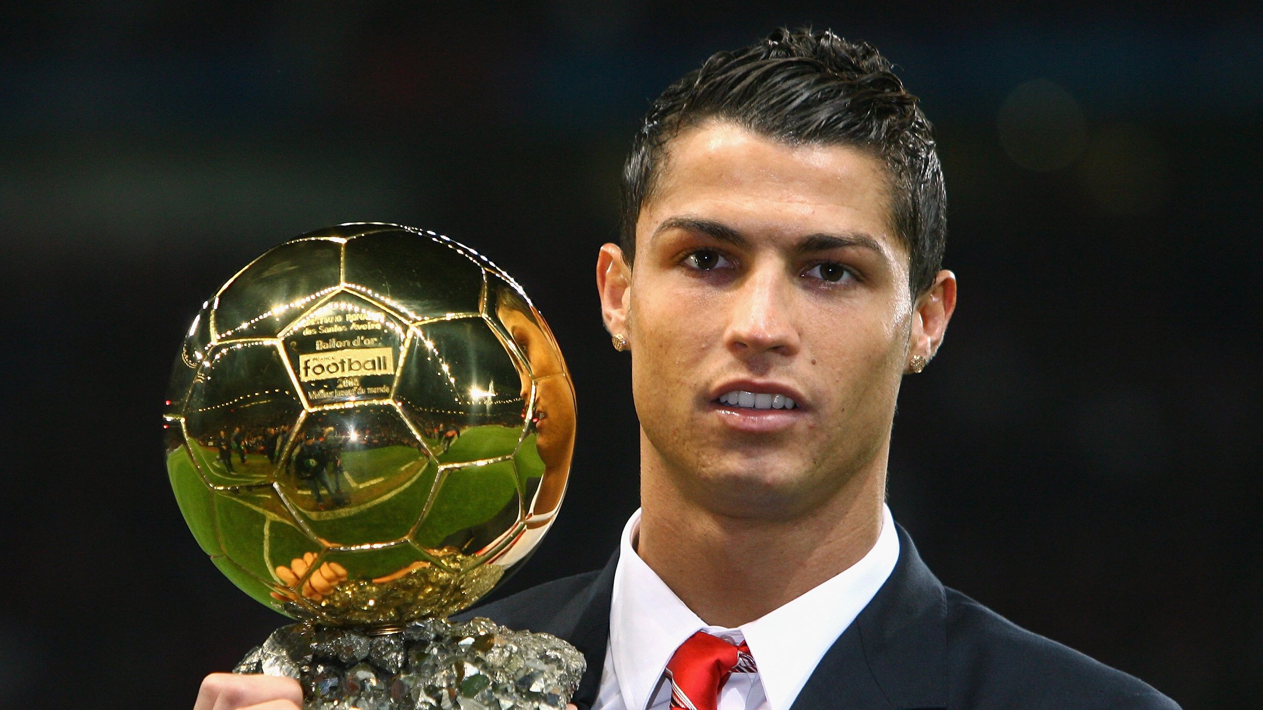 皇马和巴萨争抢小魔兽中锋，埃永是进攻桥头堡，皇马和巴萨传奇比赛